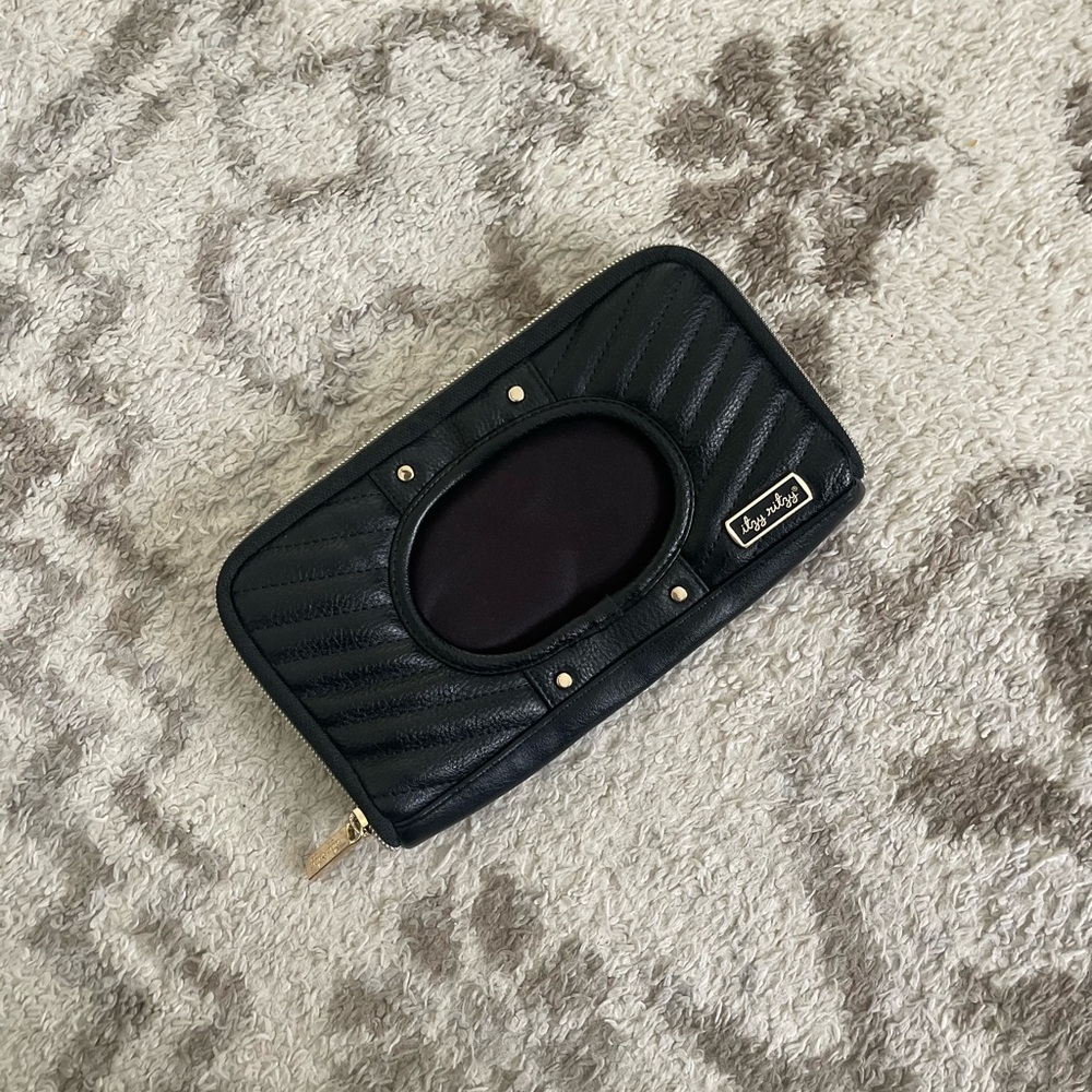 Itzy Ritzy wipes case